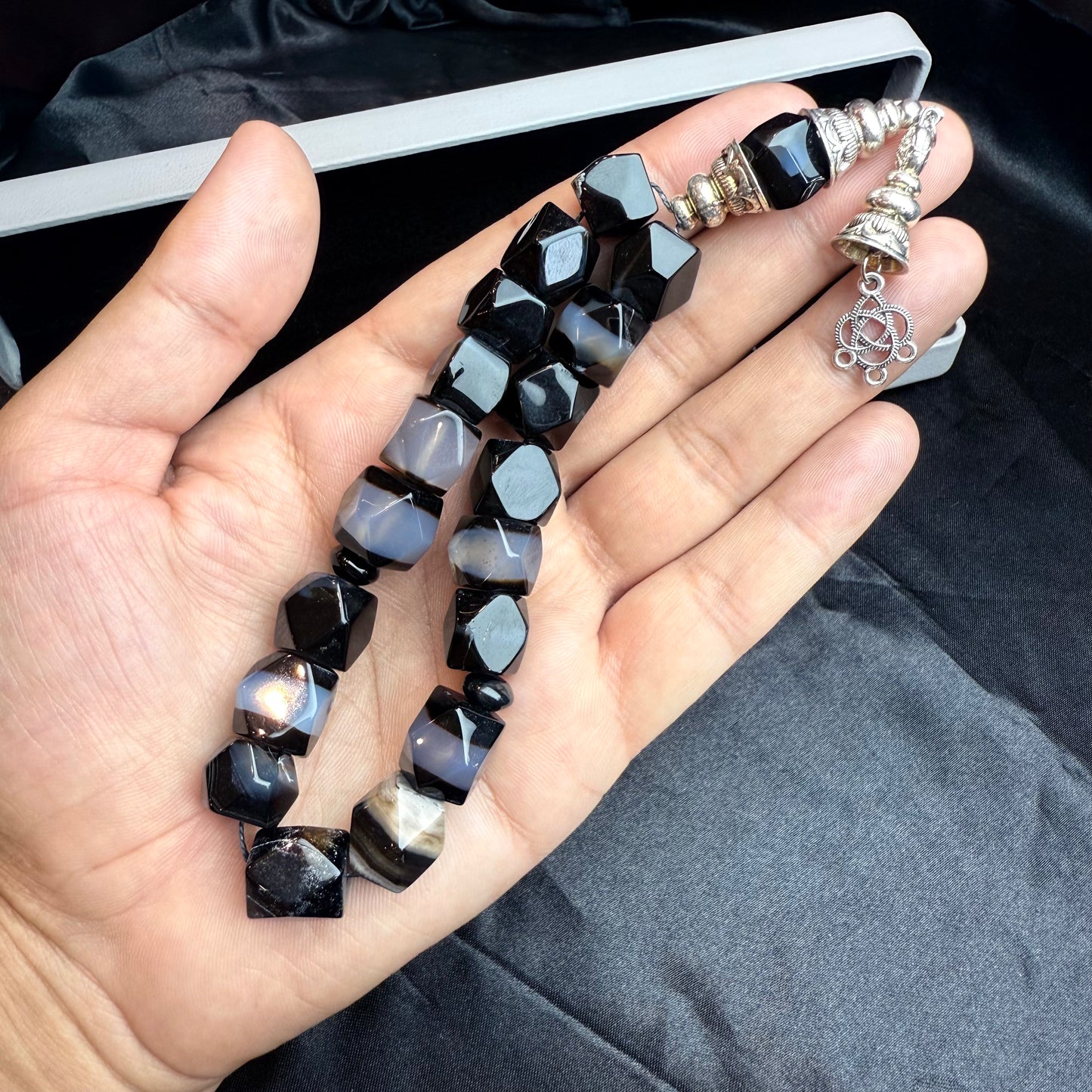 Sulamani Aqeeq Tasbih – 21 Prayer Beads | Antique Stone Tasbih