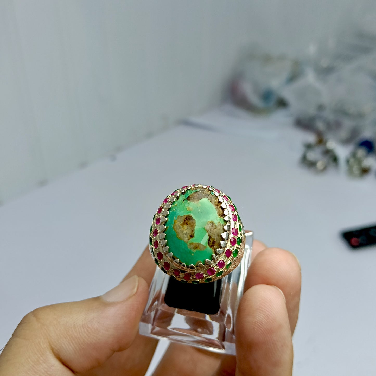 حسینی فیروزہ انگوٹھی – یاقوت و زمرد کے ساتھ، خالص چاندی میں تیار کردہ payment advance