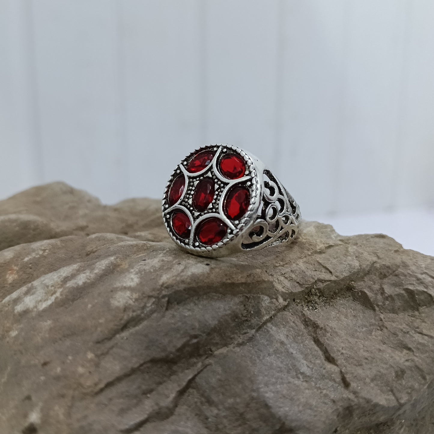 Ruby(yaqoot)clone Stone Ring – A Symbol of Love and Strength