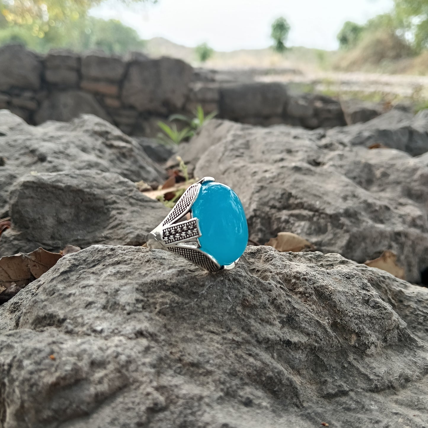 A Beautiful Turkish blue aqeeq ring with free home delivery