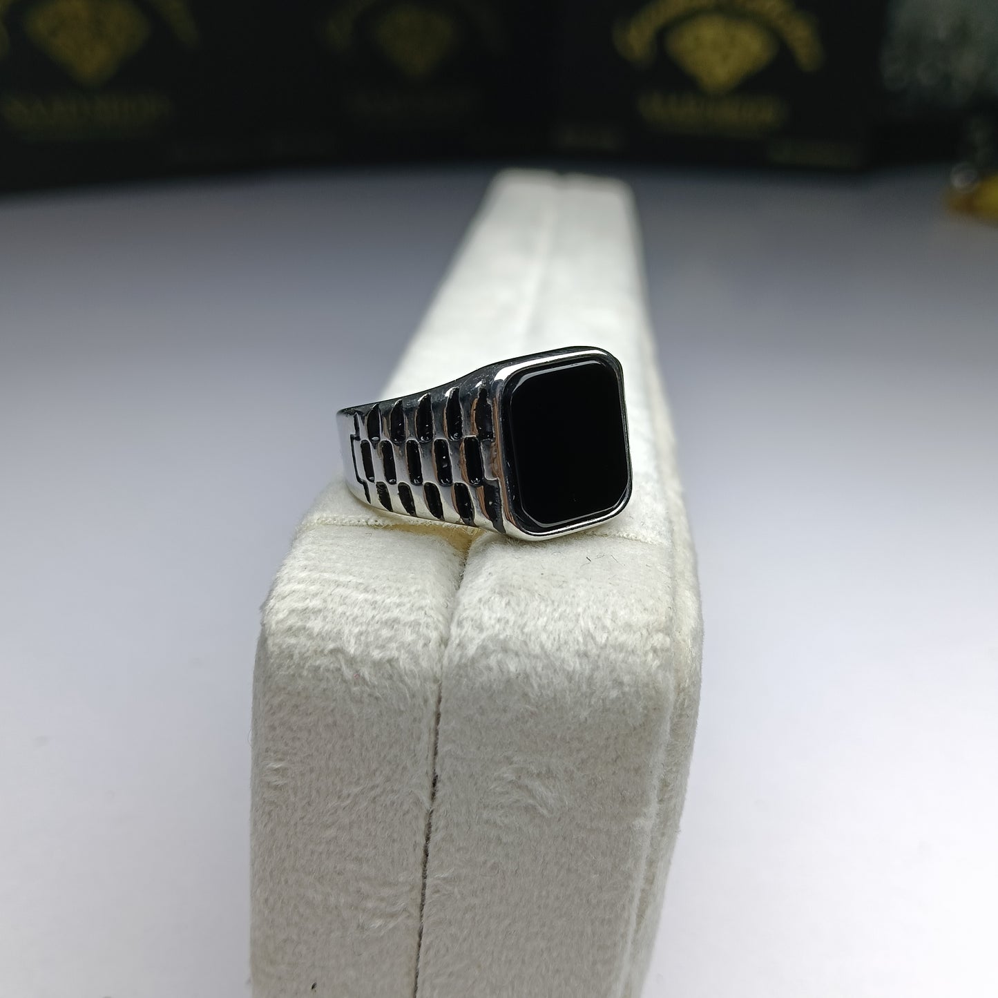 Silver Ring with Black Aqeeq Stone – Beautiful Handmade Design