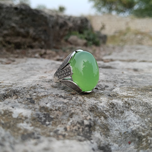 Beautiful  Green Aqeeq stone Ring