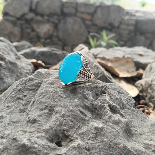 A Beautiful Turkish blue aqeeq ring with free home delivery