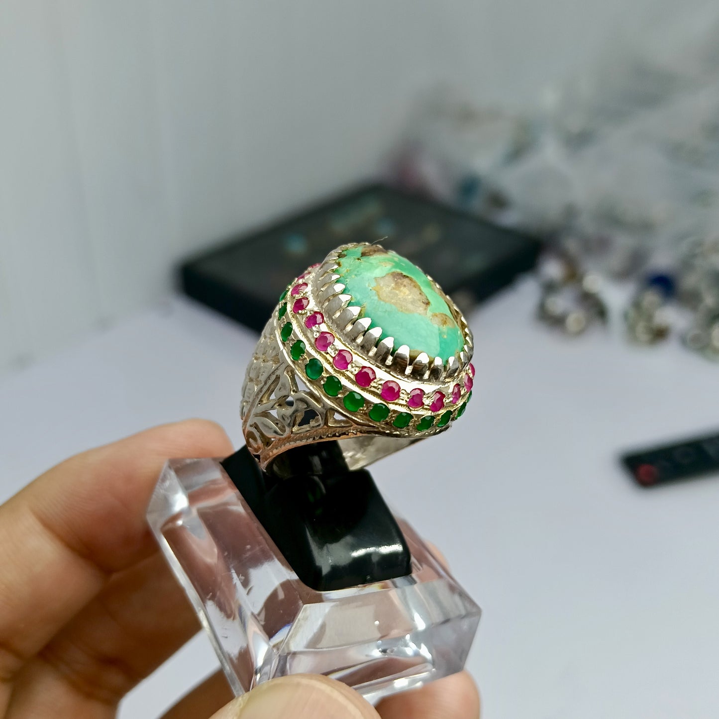 حسینی فیروزہ انگوٹھی – یاقوت و زمرد کے ساتھ، خالص چاندی میں تیار کردہ payment advance