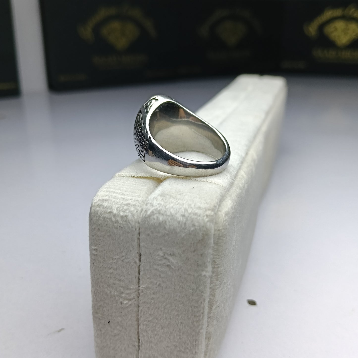 Silver Ring with Black Aqeeq Stone – Beautiful Handmade Design