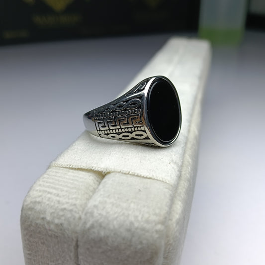 Silver Ring with Black Aqeeq Stone – Beautiful Handmade Design